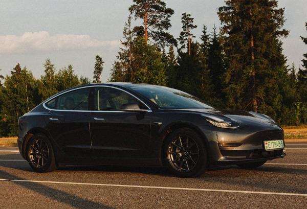 Tesla Model 3, 2018 год выпуска с двигателем Электро, 105 841 BYN в г. Минск