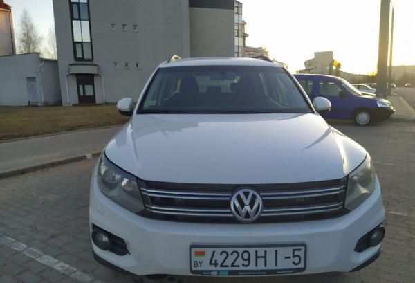 Volkswagen Tiguan, 2012 год выпуска с двигателем Бензин, 42 650 BYN в г. Минск