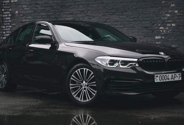 BMW 5 серия, 2019 год выпуска с двигателем Бензин, 142 112 BYN в г. Минск