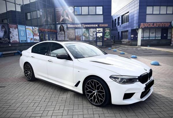 BMW 5 серия, 2018 год выпуска с двигателем Дизель, 158 373 BYN в г. Минск