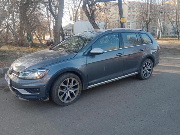 Volkswagen Golf, 2019 год выпуска с двигателем Бензин, 62 809 BYN в г. Минск