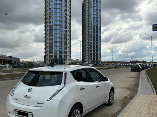 Nissan Leaf, 2013 год выпуска с двигателем Электро, 28 119 BYN в г. Минск