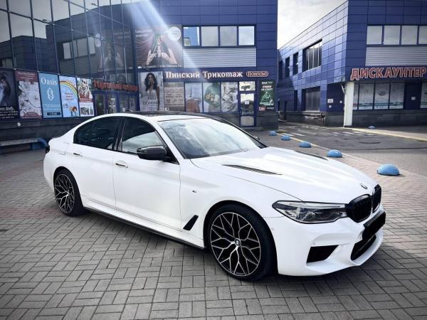 BMW 5 серия, 2018 год выпуска с двигателем Дизель, 158 373 BYN в г. Минск
