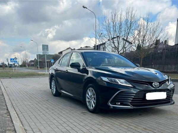 Toyota Camry, 2021 год выпуска с двигателем Бензин, 126 600 BYN в г. Минск