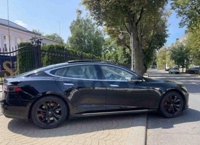 Фото Tesla Model S