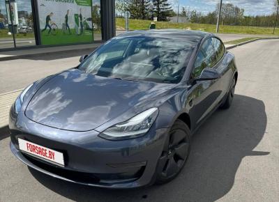 Фото Tesla Model 3