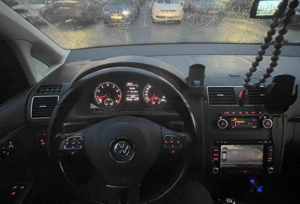 Volkswagen Touran, 2011 год выпуска с двигателем Бензин, 32 547 BYN в г. Минск