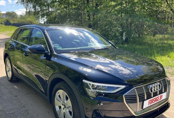 Audi e-tron, 2021 год выпуска с двигателем Электро, 121 481 BYN в г. Минск