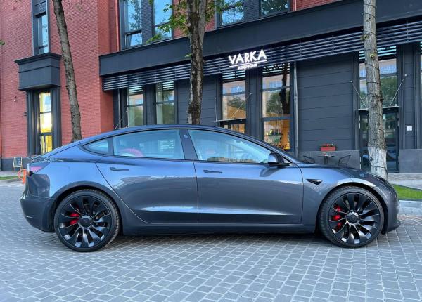 Tesla Model 3, 2022 год выпуска с двигателем Электро, 135 304 BYN в г. Минск