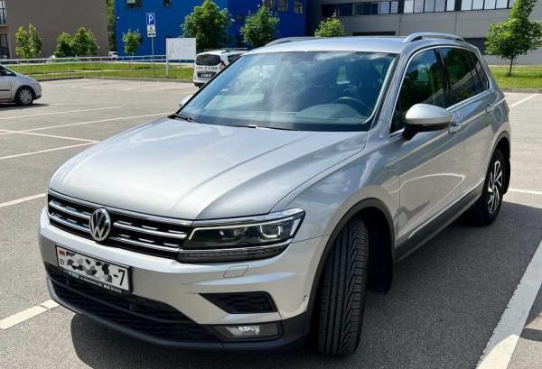 Volkswagen Tiguan, 2018 год выпуска с двигателем Бензин, 98 853 BYN в г. Минск