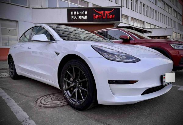 Tesla Model 3, 2019 год выпуска с двигателем Электро, 78 744 BYN в г. Минск