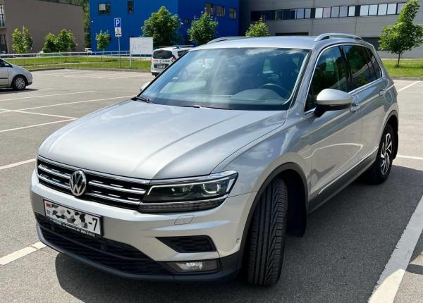 Volkswagen Tiguan, 2018 год выпуска с двигателем Бензин, 98 853 BYN в г. Минск