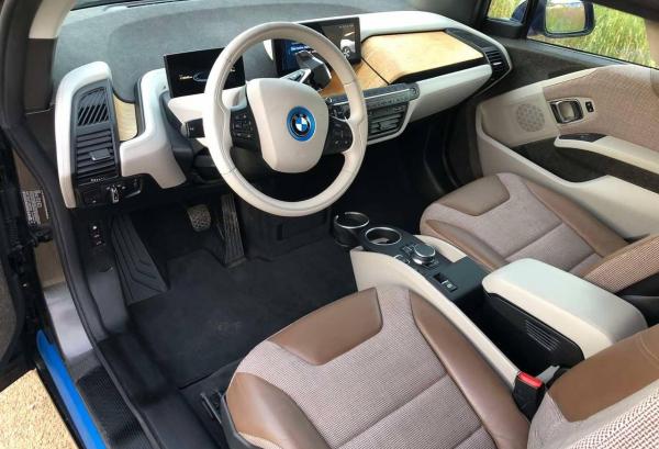 BMW i3, 2018 год выпуска с двигателем Гибрид, 64 670 BYN в г. Минск