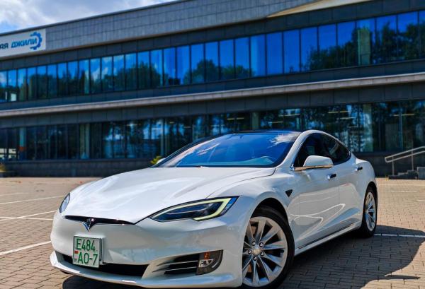 Tesla Model S, 2017 год выпуска с двигателем Электро, 107 814 BYN в г. Минск
