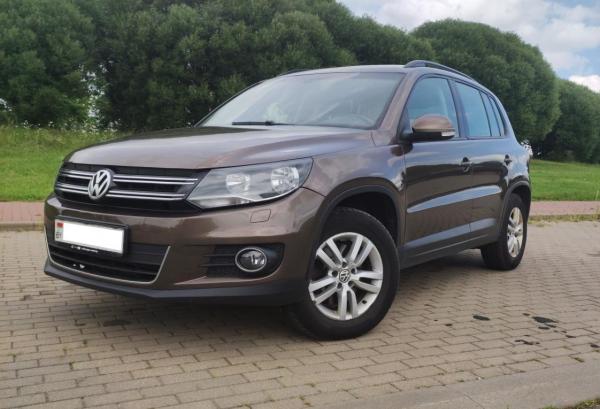 Volkswagen Tiguan, 2015 год выпуска с двигателем Бензин, 44 998 BYN в г. Минск