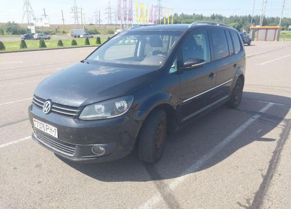 Volkswagen Touran, 2012 год выпуска с двигателем Бензин, 30 538 BYN в г. Минск