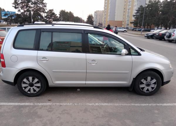 Volkswagen Touran, 2004 год выпуска с двигателем Дизель, 20 527 BYN в г. Борисов