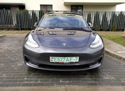 Фото Tesla Model 3