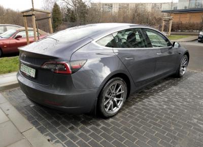 Фото Tesla Model 3