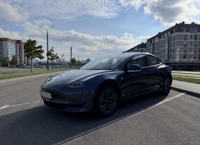 Фото Tesla Model 3