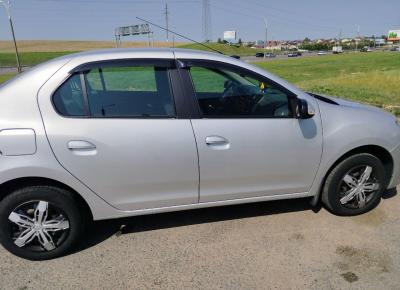 Фото Renault Logan