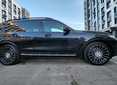 Фото BMW X7