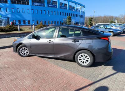 Фото Toyota Prius