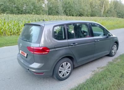 Фото Volkswagen Touran