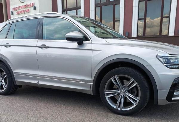 Volkswagen Tiguan, 2019 год выпуска с двигателем Бензин, 114 949 BYN в г. Минск