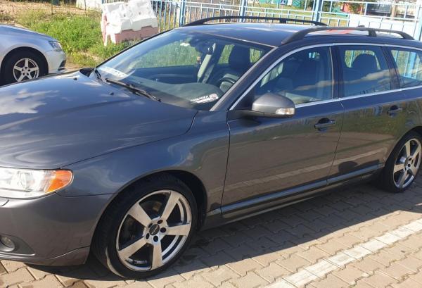 Volvo V70, 2010 год выпуска с двигателем Дизель, 37 504 BYN в г. Минск