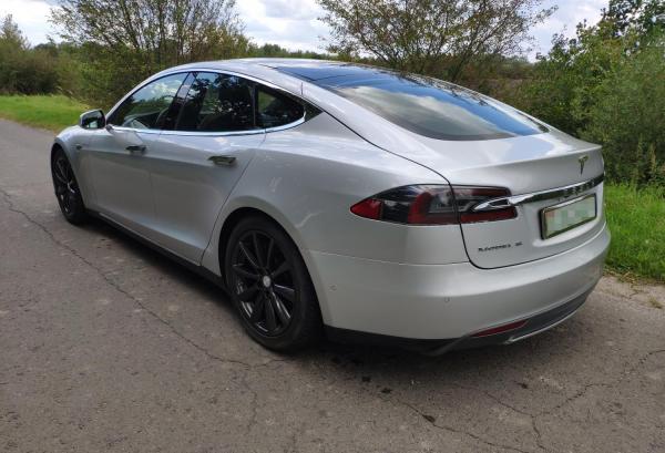 Tesla Model S, 2014 год выпуска с двигателем Электро, 65 882 BYN в г. Брест