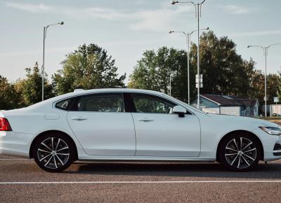 Фото Volvo S90