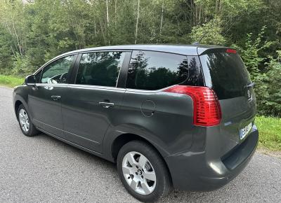 Фото Peugeot 5008