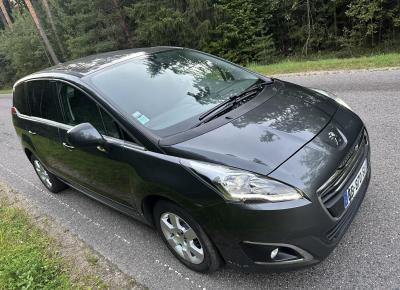 Фото Peugeot 5008