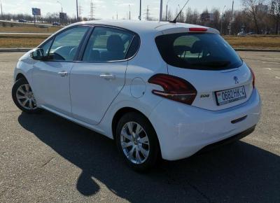 Фото Peugeot 208