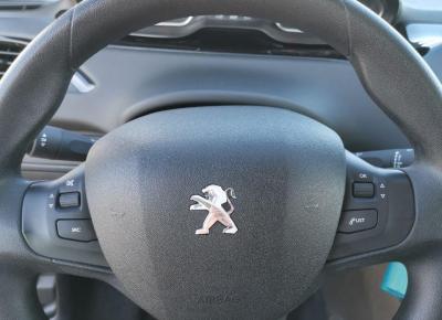 Фото Peugeot 208