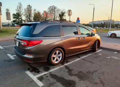 Фото Honda Odyssey