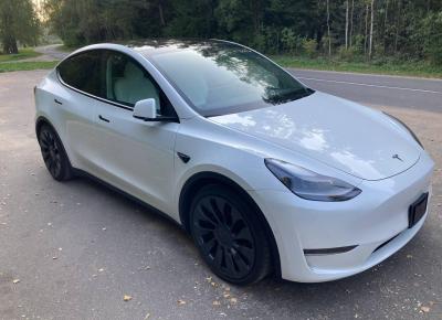 Фото Tesla Model Y