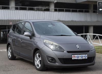 Фото Renault Scenic