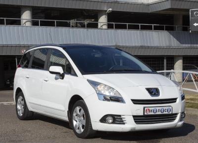 Фото Peugeot 5008