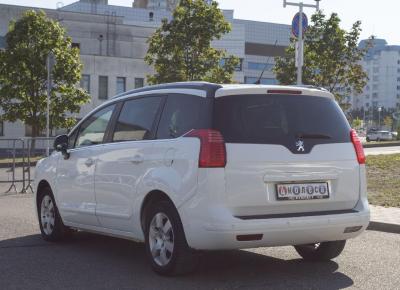 Фото Peugeot 5008