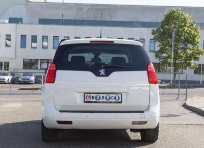 Фото Peugeot 5008