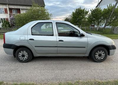 Фото Renault Logan