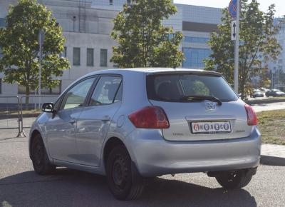 Фото Toyota Auris