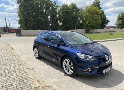 Фото Renault Scenic