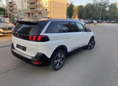 Фото Peugeot 5008