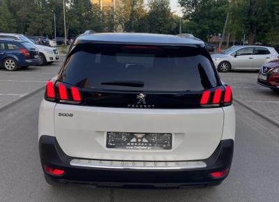 Фото Peugeot 5008