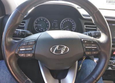 Фото Hyundai Elantra