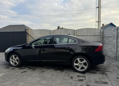 Фото Volvo S60