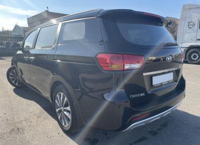 Фото Kia Carnival